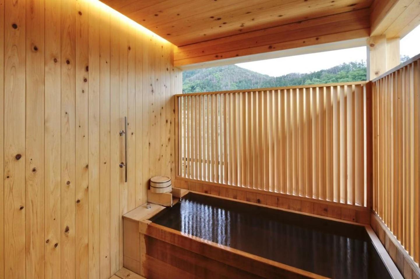 Matsumoto Jūjō, the spa