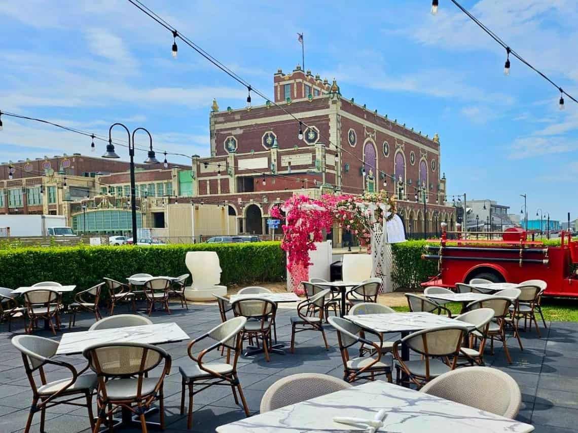 Berkeley Oceanfront Hotel, at the table