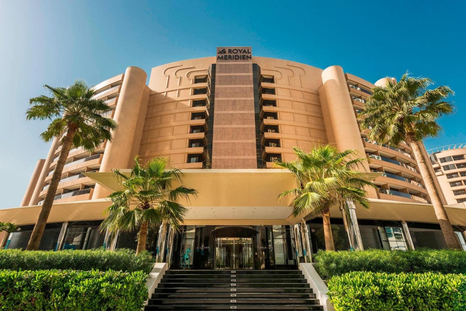 Le Royal Meridien Beach Resort & Spa — backstory