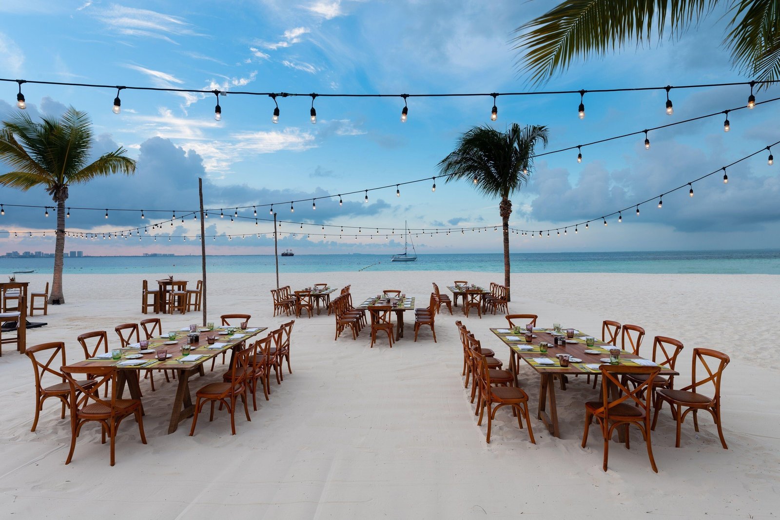 InterContinental Presidente Cancun Resort by IHG, at the table