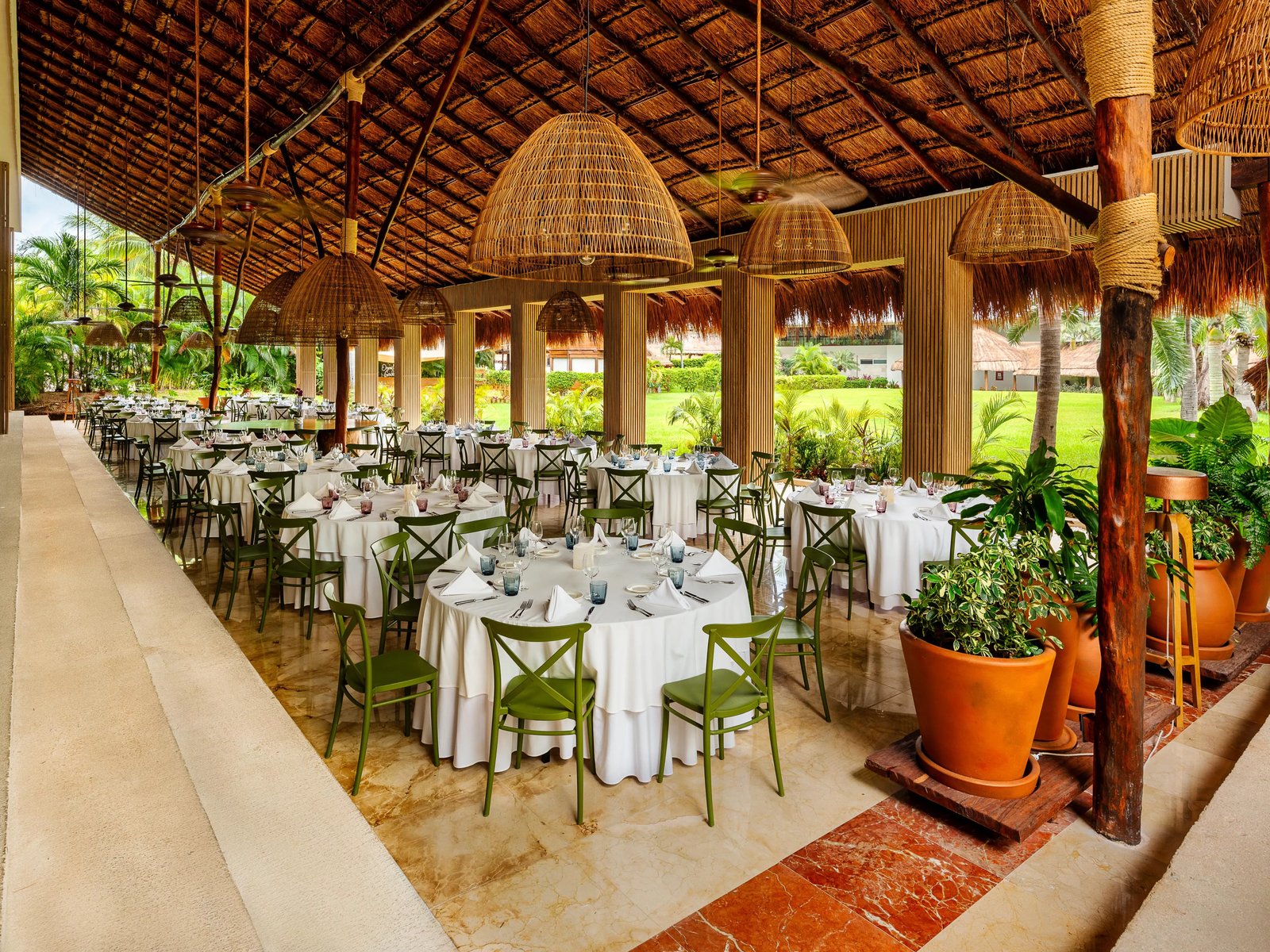 InterContinental Presidente Cancun Resort by IHG, at the table