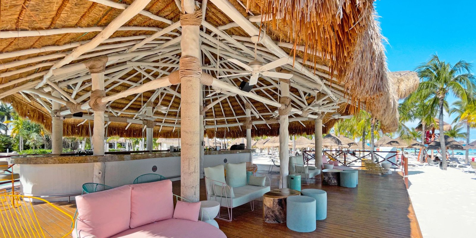 InterContinental Presidente Cancun Resort by IHG, at the table