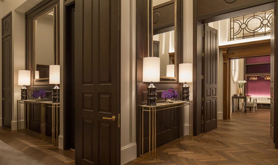 Four Seasons Hotel London at Tower Bridge — vibe
