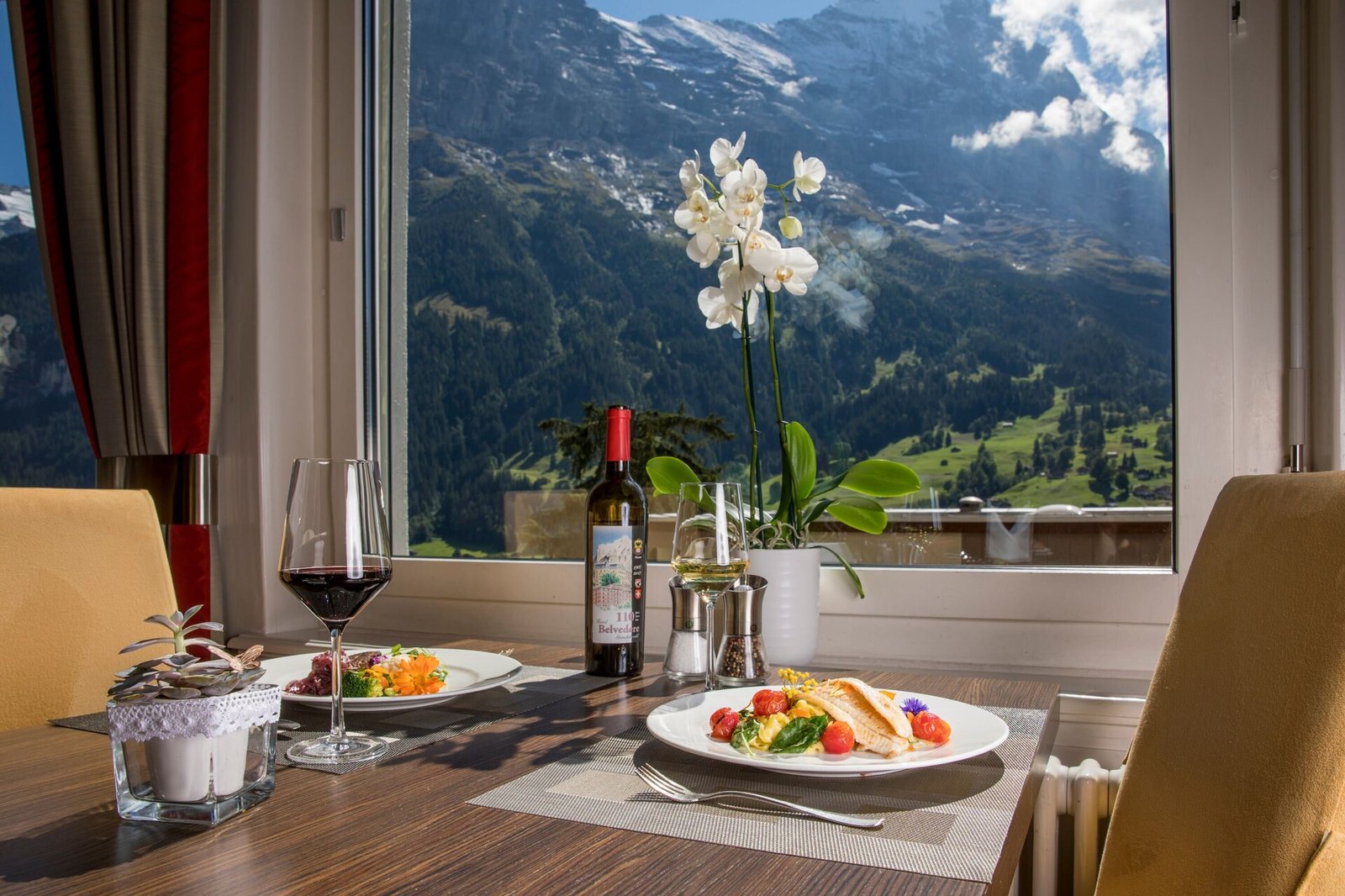 Belvedere Swiss Quality Hotel Grindelwald, at the table