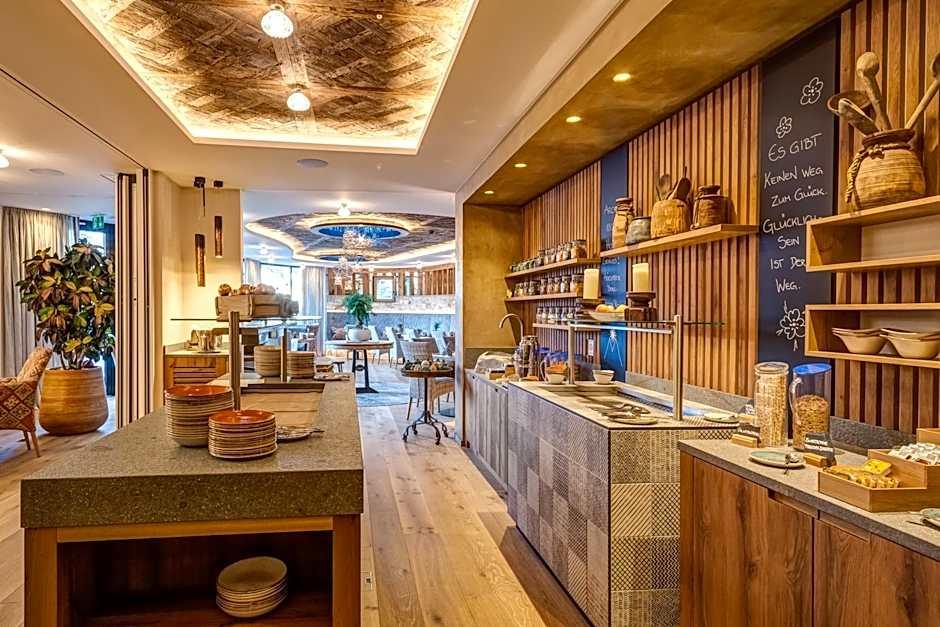 BelArosa Suiten & Wellness, at the table