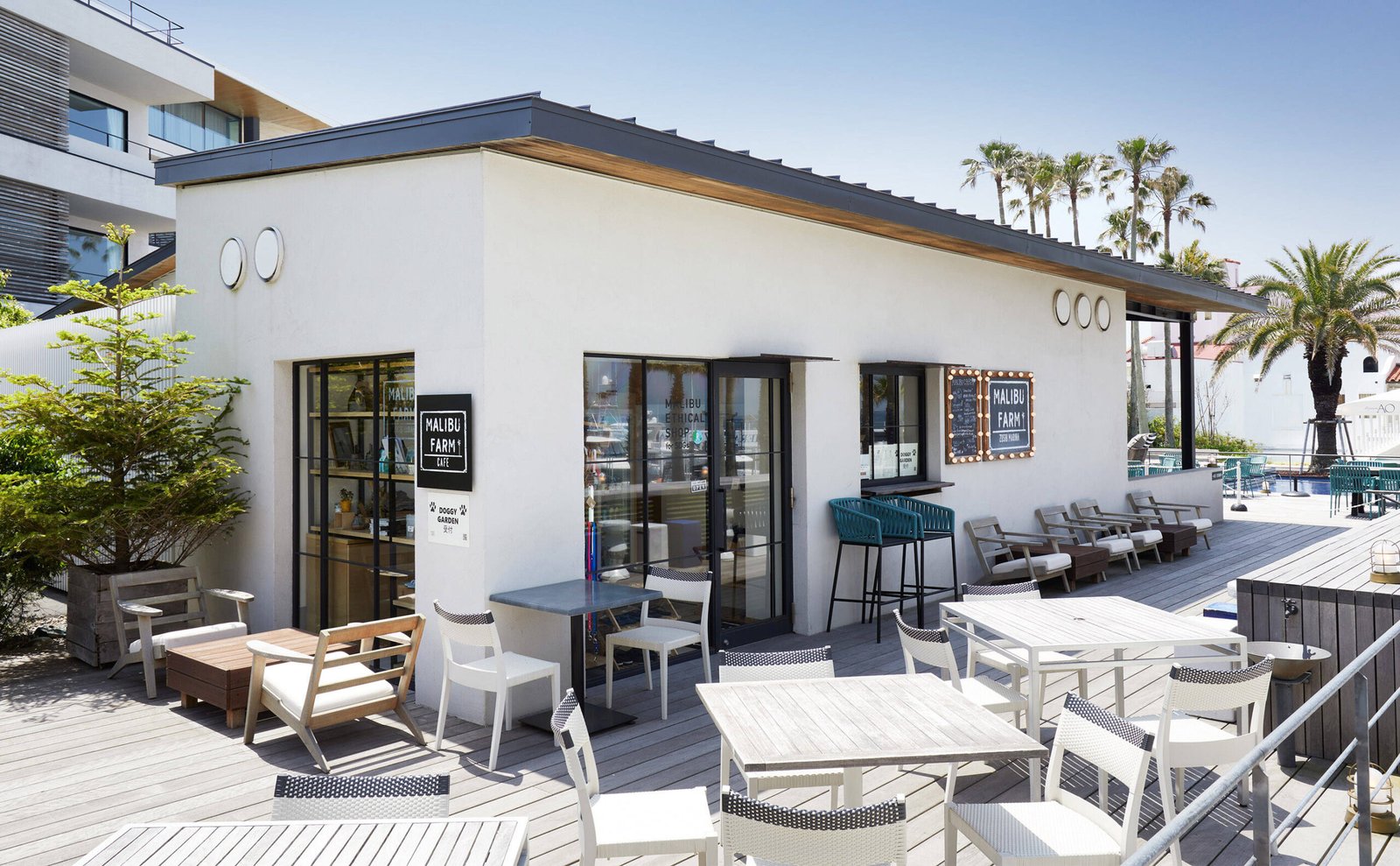Malibu Hotel, at the table