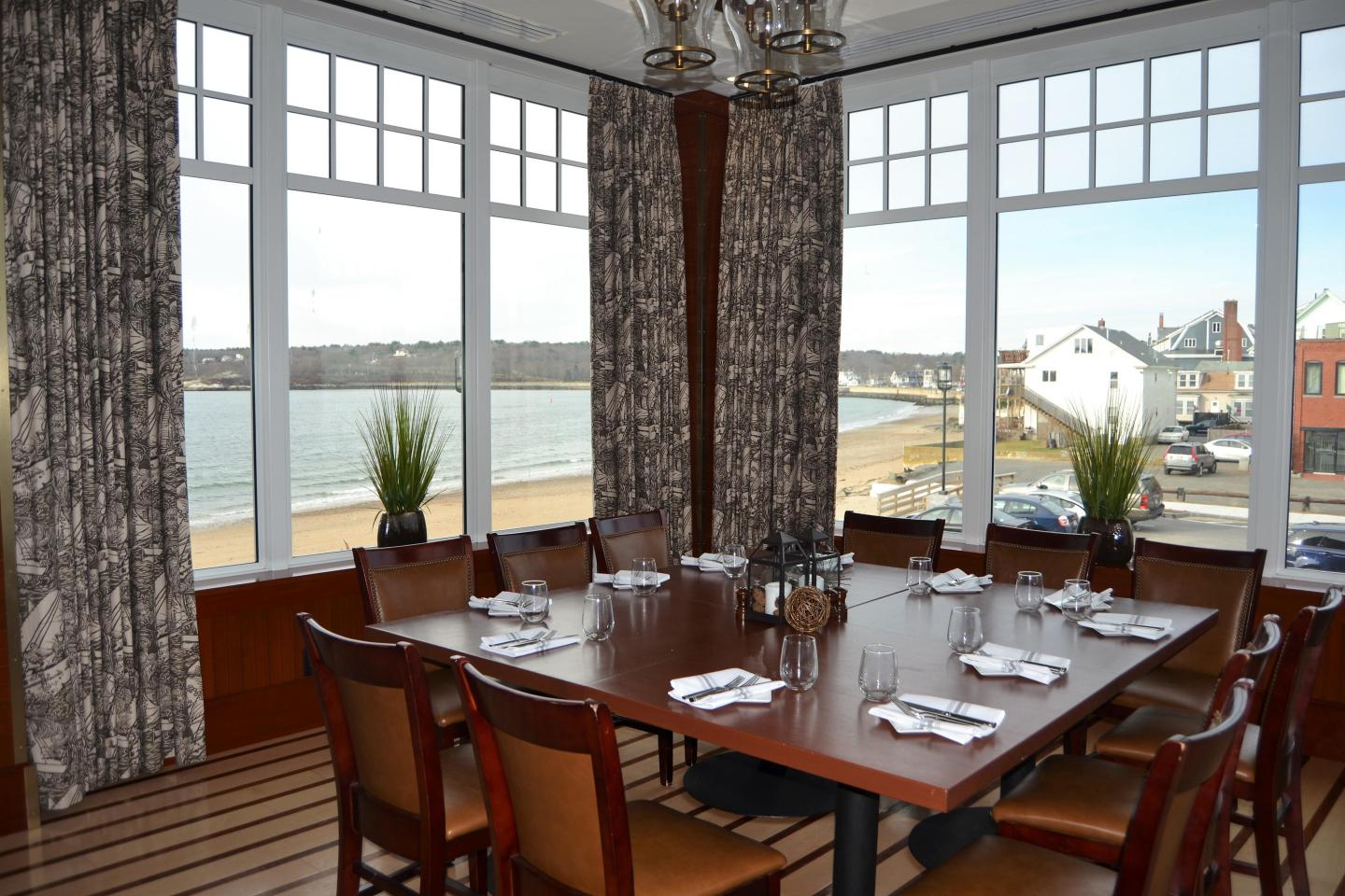 Beauport Hotel Gloucester, 1606 restaurant & oyster bar