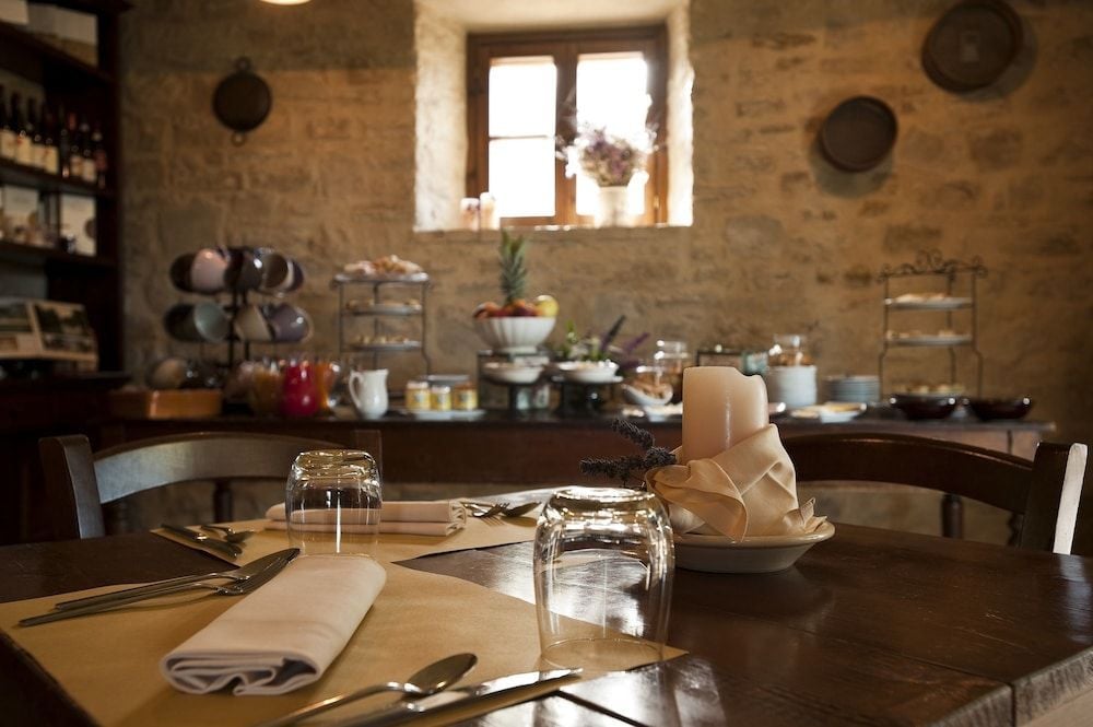 Tenuta Le Silve, at the table