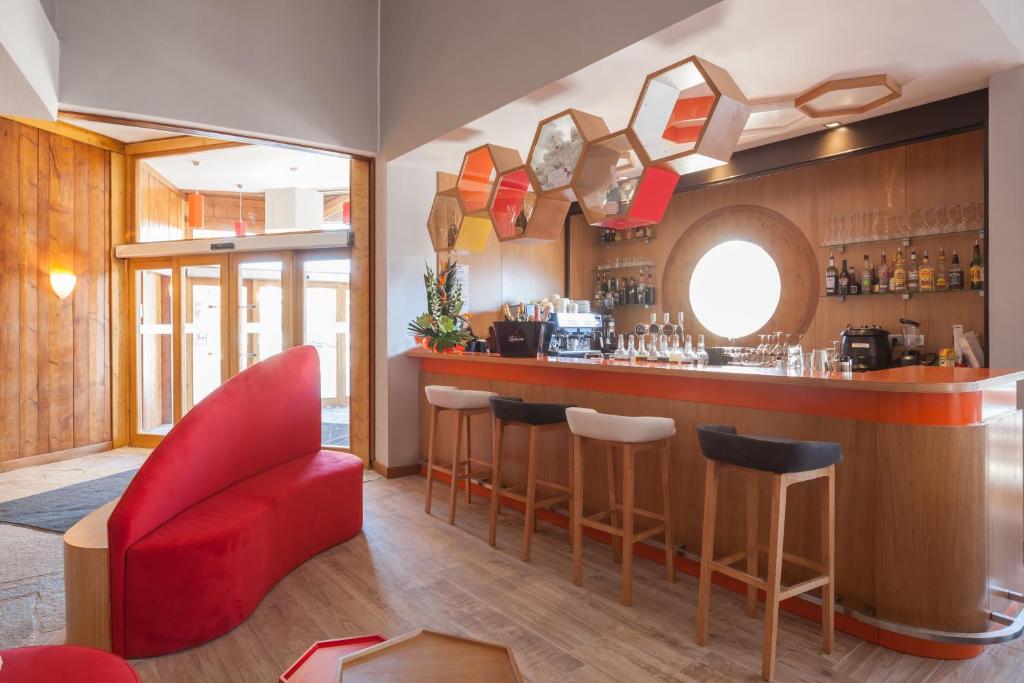 Royal Ours Blanc Hôtel - Alpe d'Huez, lounge bar