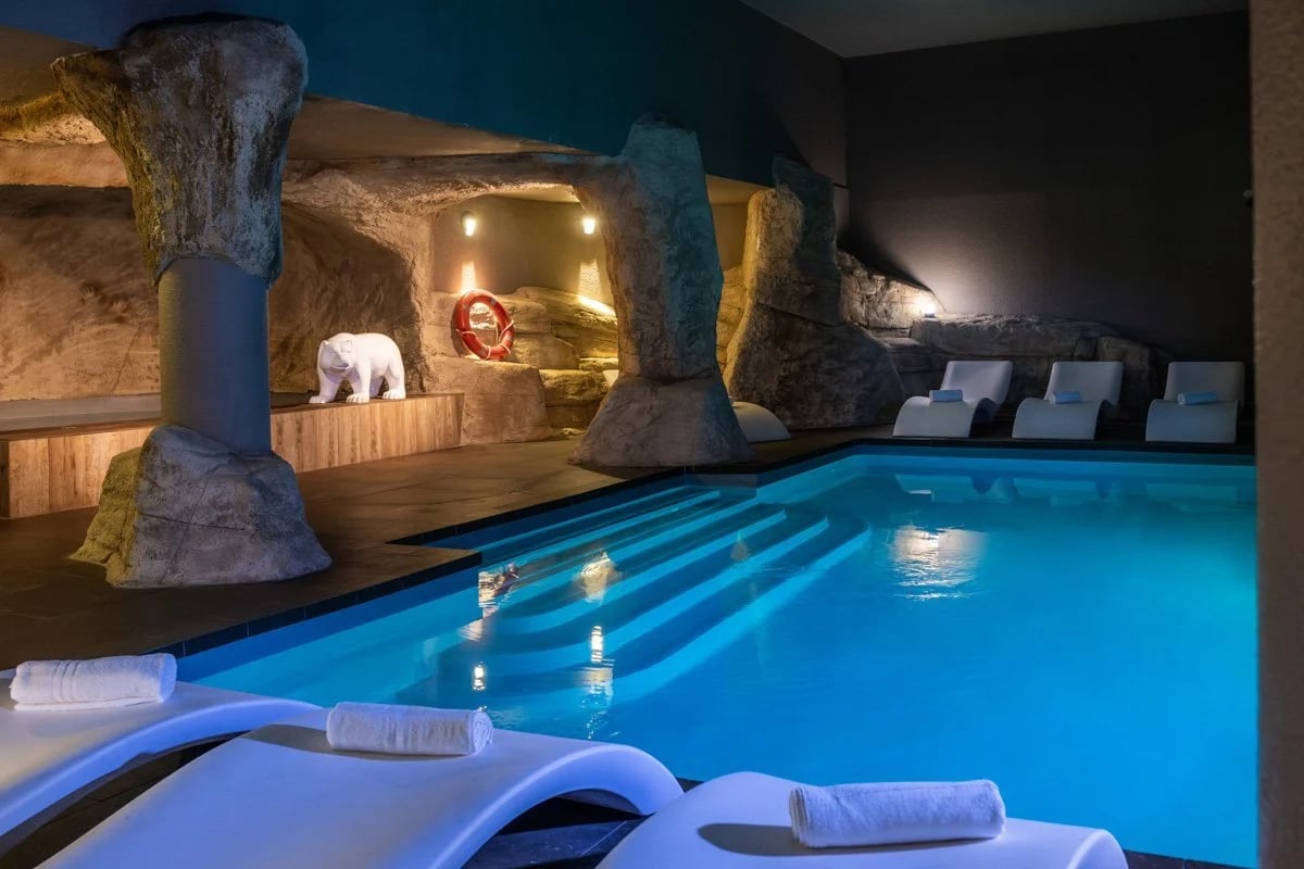 Royal Ours Blanc Hôtel - Alpe d'Huez, the pool