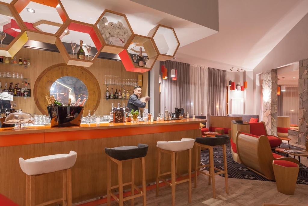 Royal Ours Blanc Hôtel - Alpe d'Huez, lounge bar