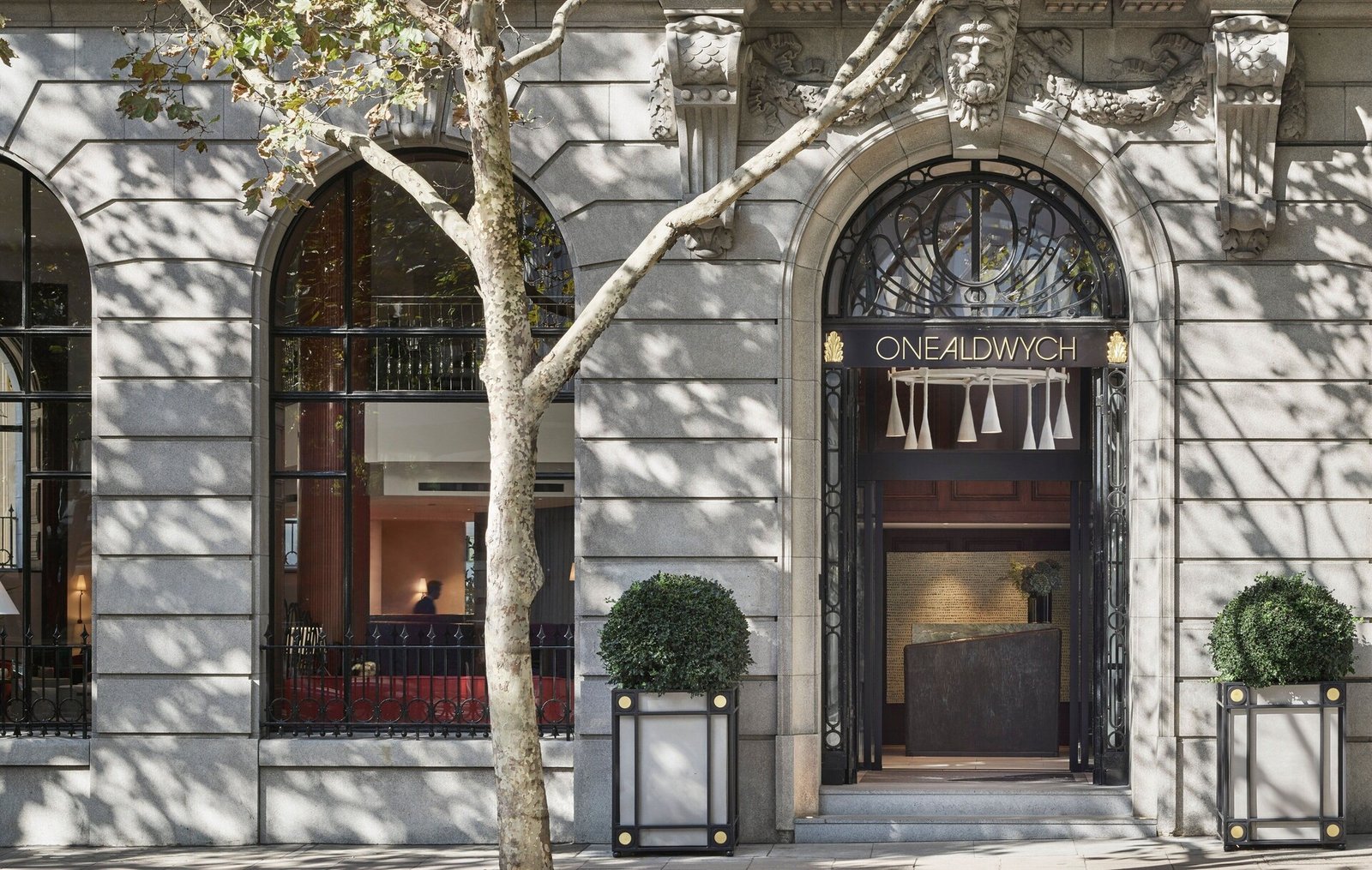 One Aldwych — vibe
