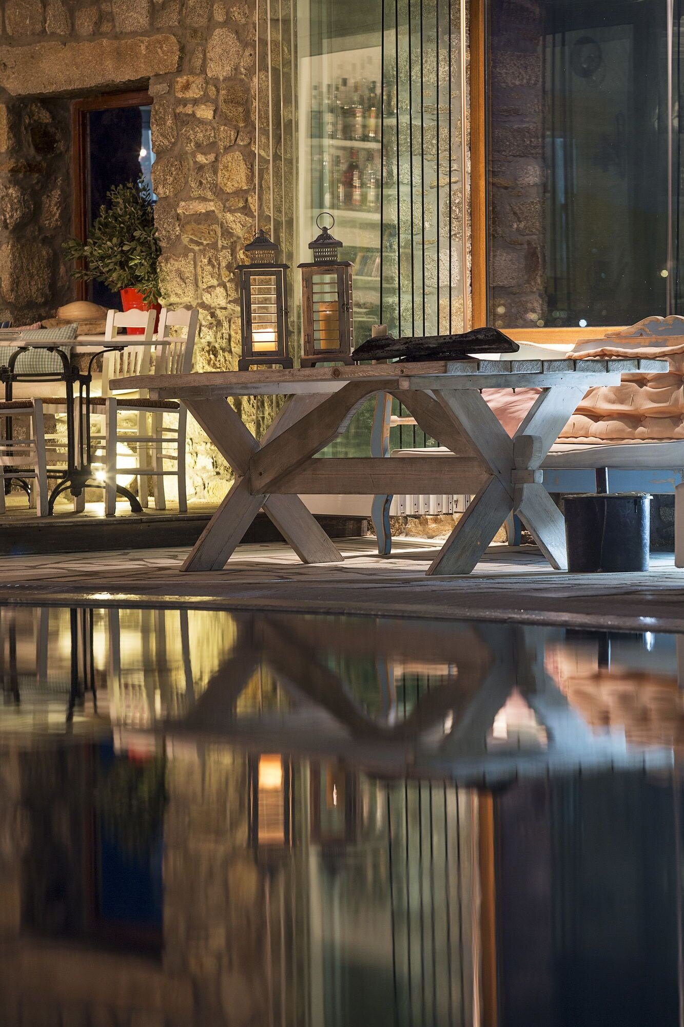 A Hotel Mykonos, at the table