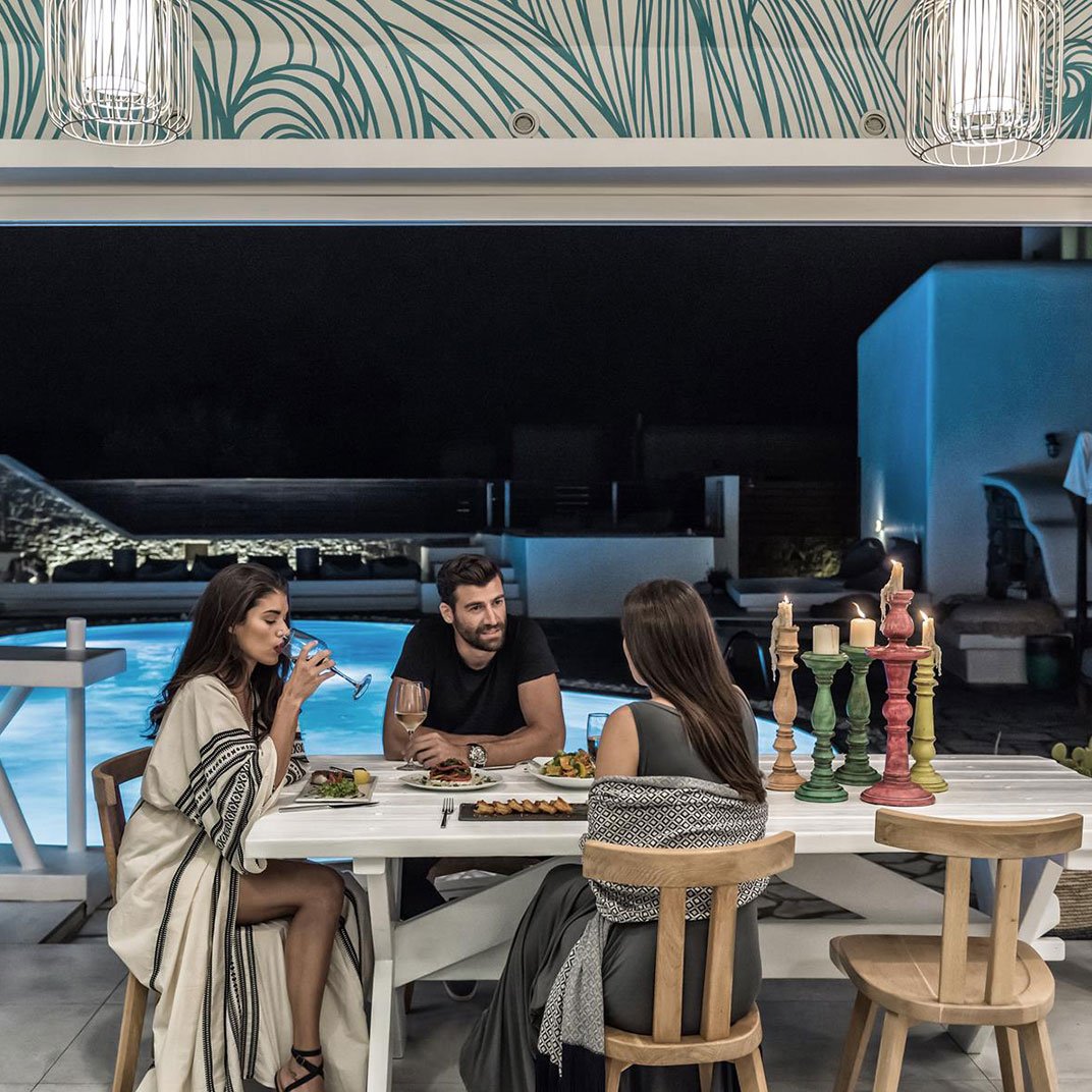 A Hotel Mykonos, at the table