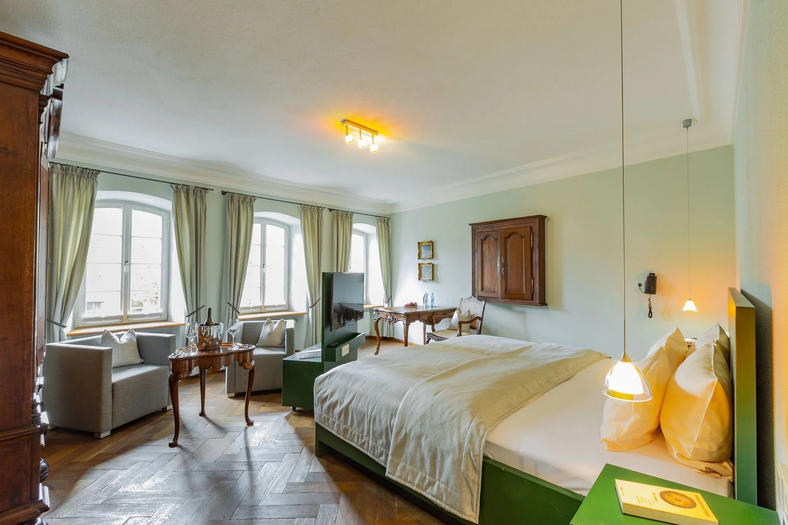 Meisenheimer Hof, rooms