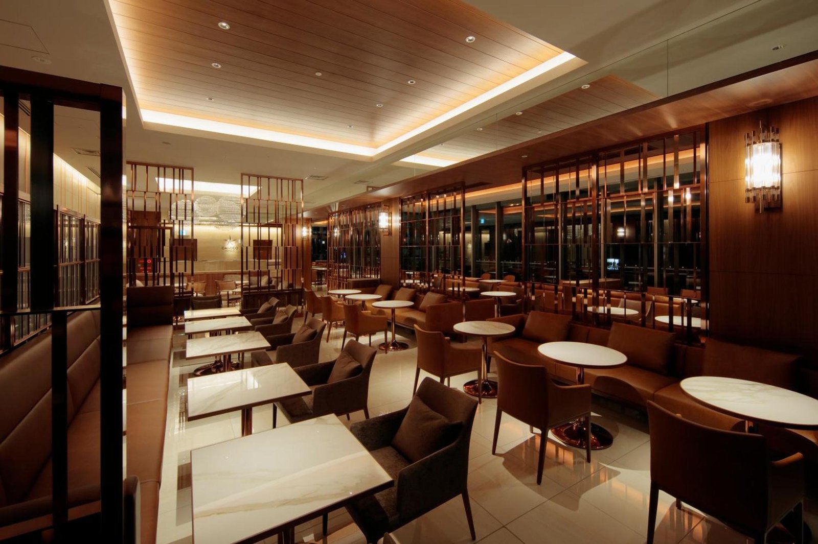 Candeo Hotels Osaka Shinsaibashi, at the table