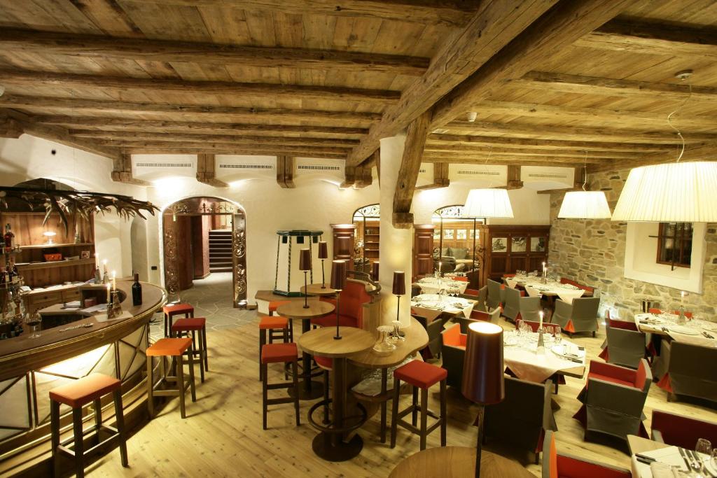 Hotel Bertelli, at the table