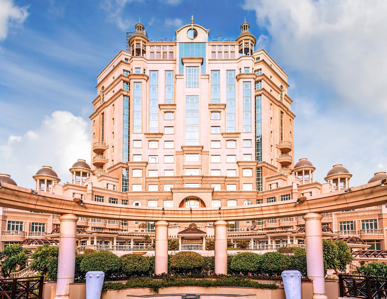 Swissôtel Al Murooj Dubai — backstory