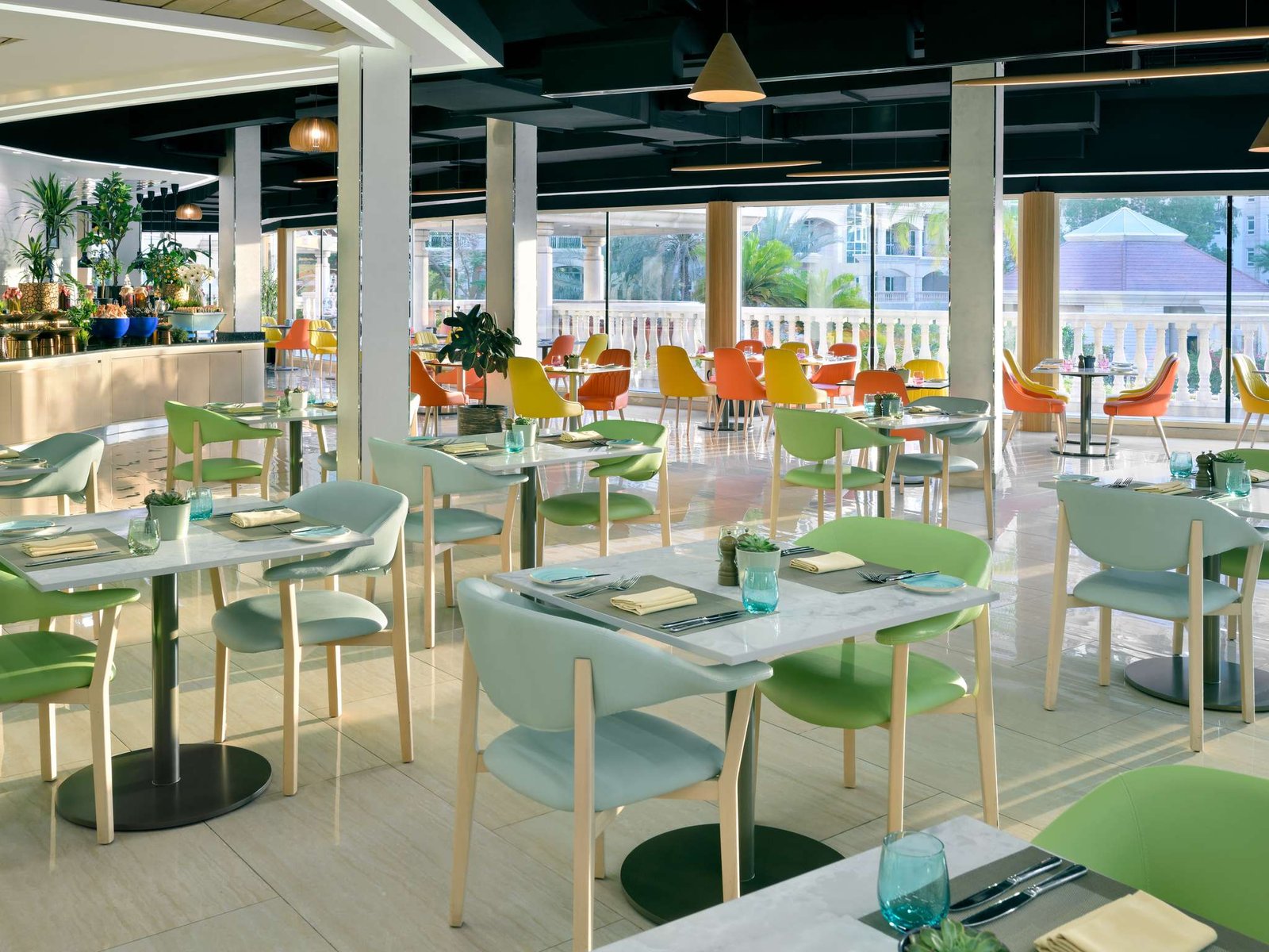 Swissôtel Al Murooj Dubai, circle café / ojos café