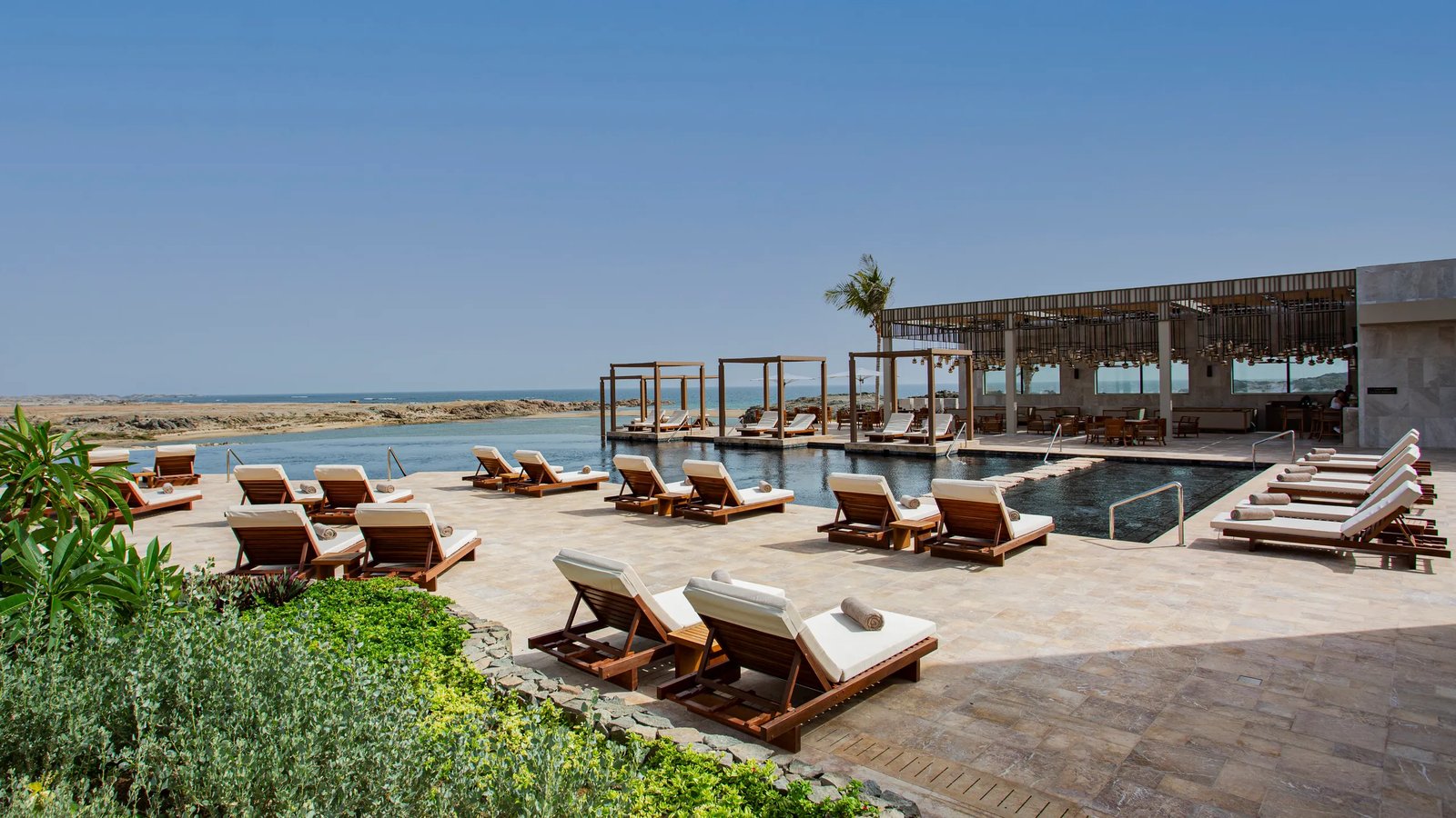 Alila Hinu Bay, the pool