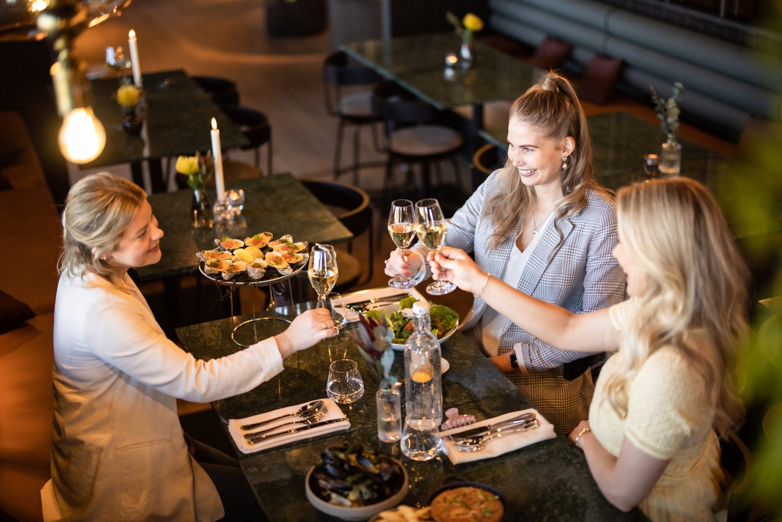 Lily Country Club, brasseriet