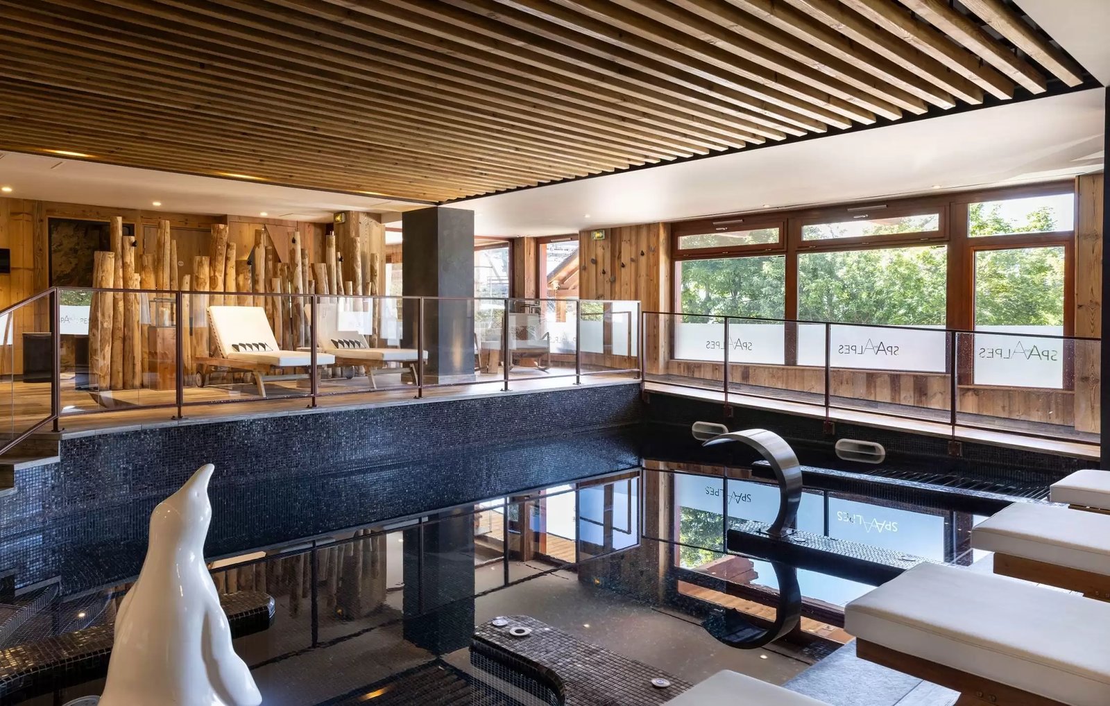 Grandes Rousses Hotel & Spa Alpe d'Huez, the pool