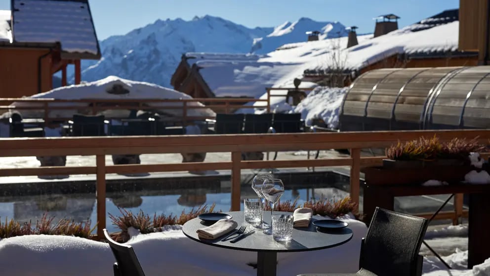 Grandes Rousses Hotel & Spa Alpe d'Huez, at the table