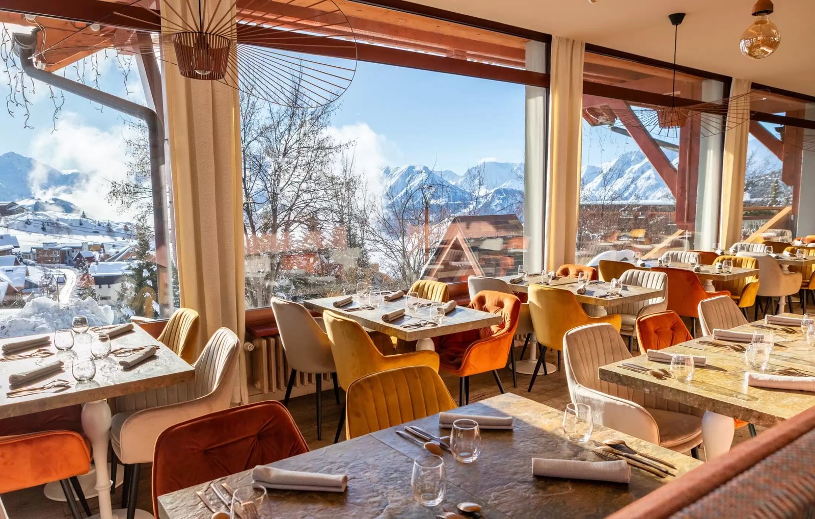 Grandes Rousses Hotel & Spa Alpe d'Huez, at the table