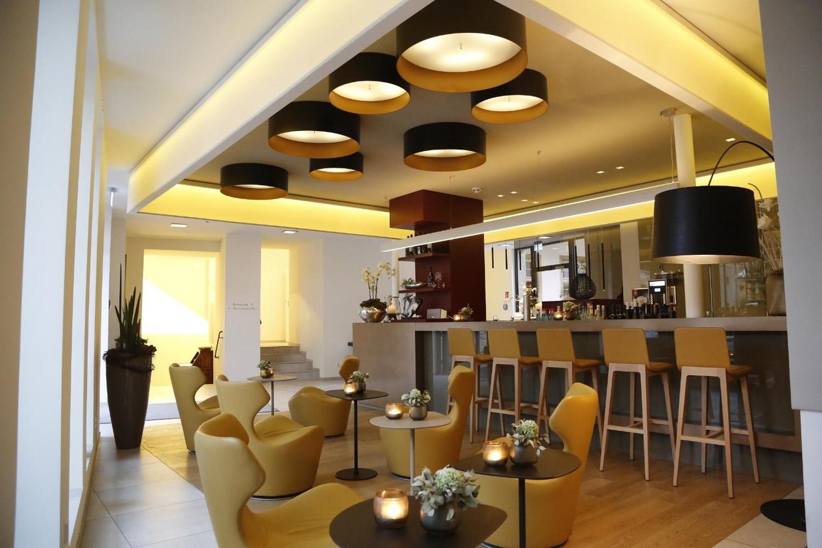 Weinhaus Henninger, henninger's hotelbar