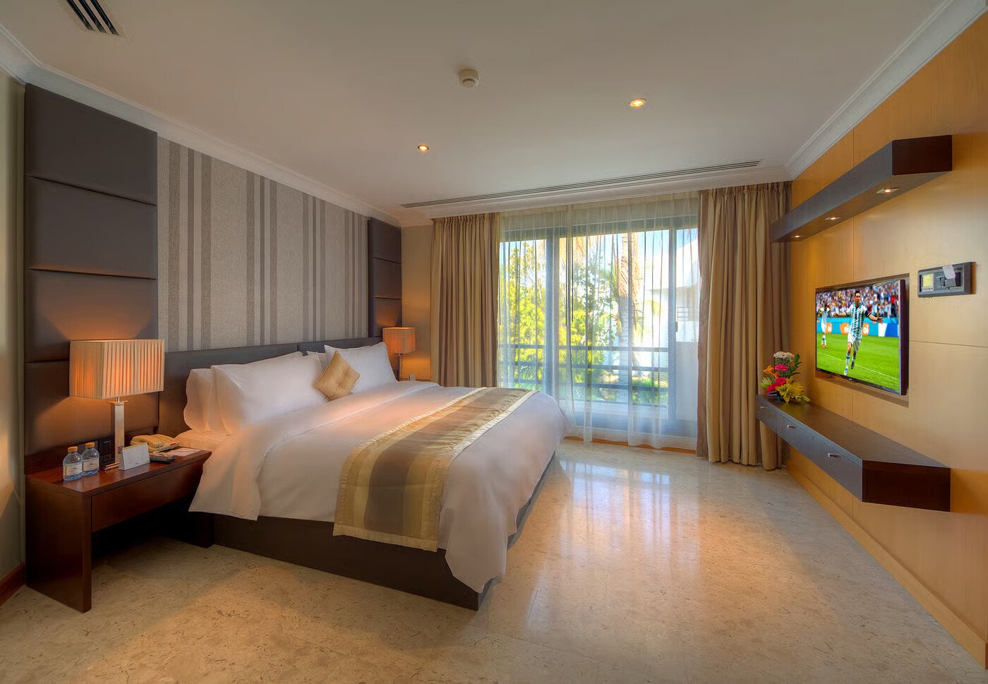 Dubai Marine Beach Resort & Spa — rooms