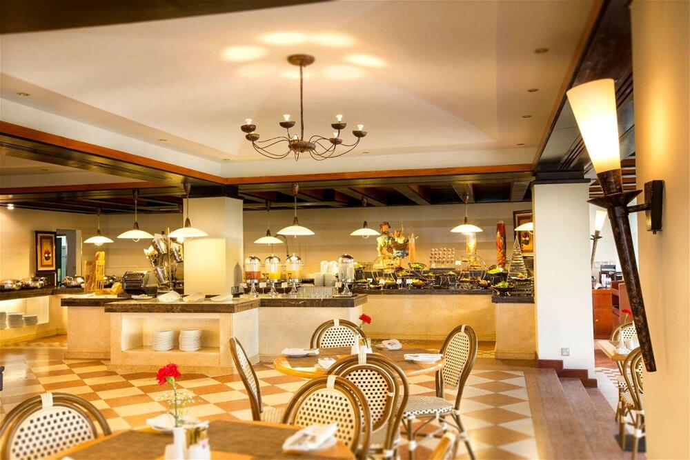 Dubai Marine Beach Resort & Spa