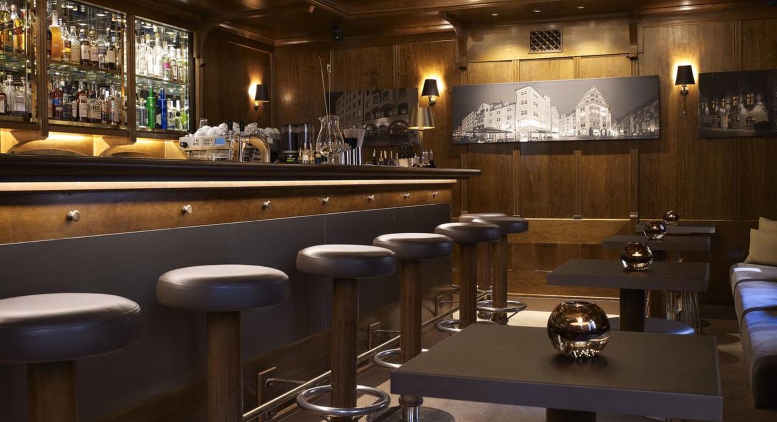 Platzl Hotel, at the table