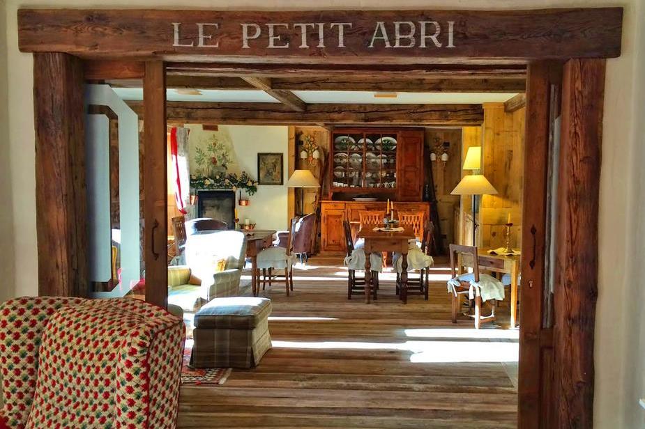 Auberge de la Maison, at the table