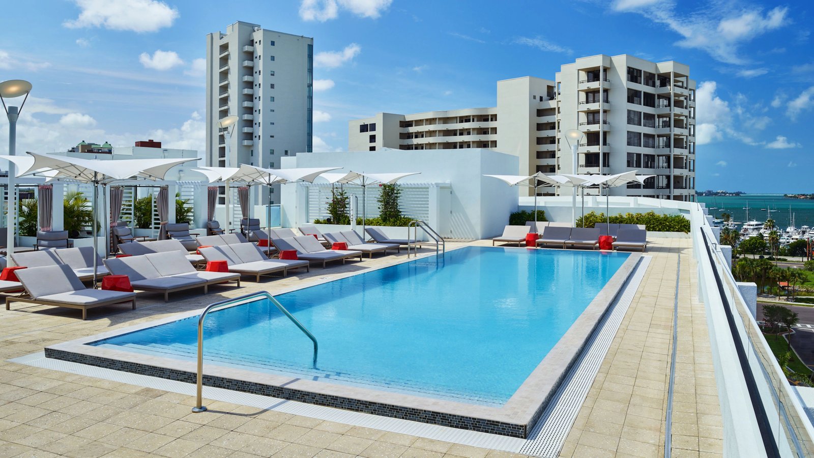 Art Ovation Hotel, Autograph Collection, the pool