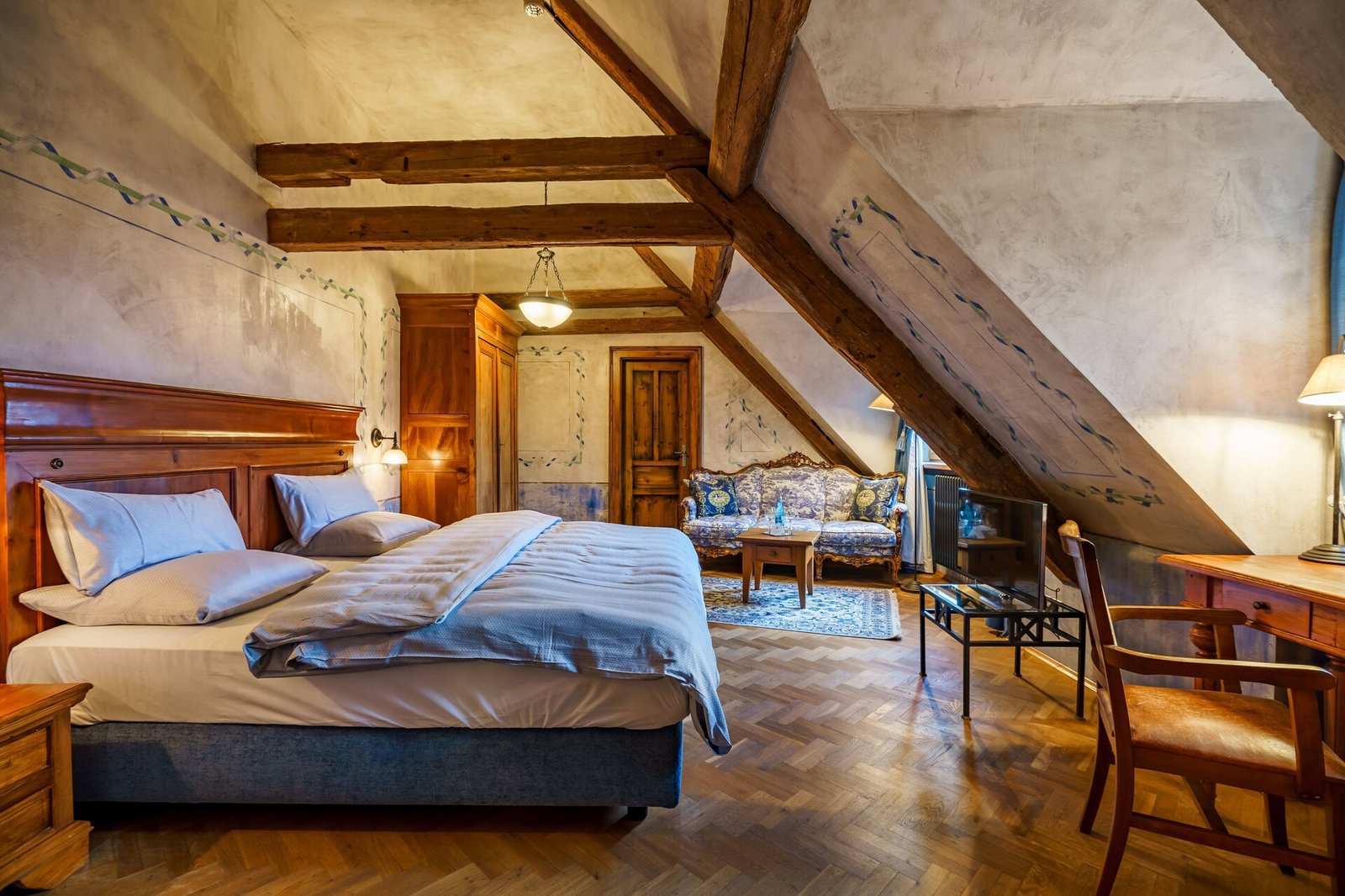 Schlosshotel Weyberhöfe, rooms