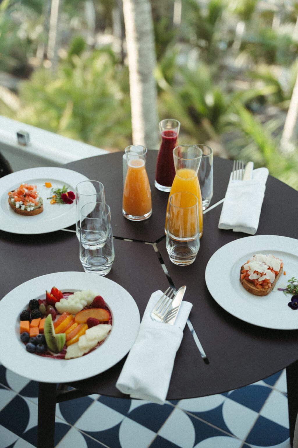 Hotel Fariones, at the table