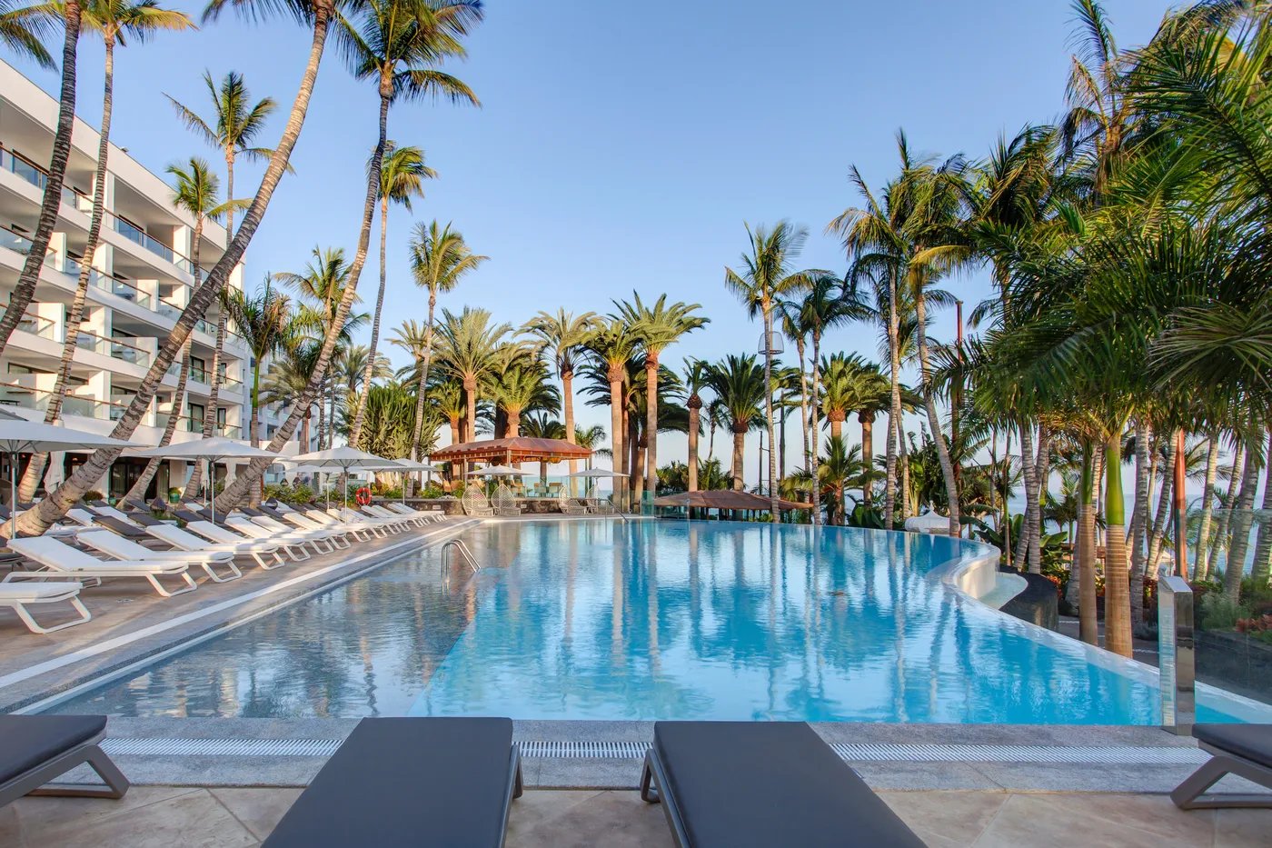 Hotel Fariones, the pool
