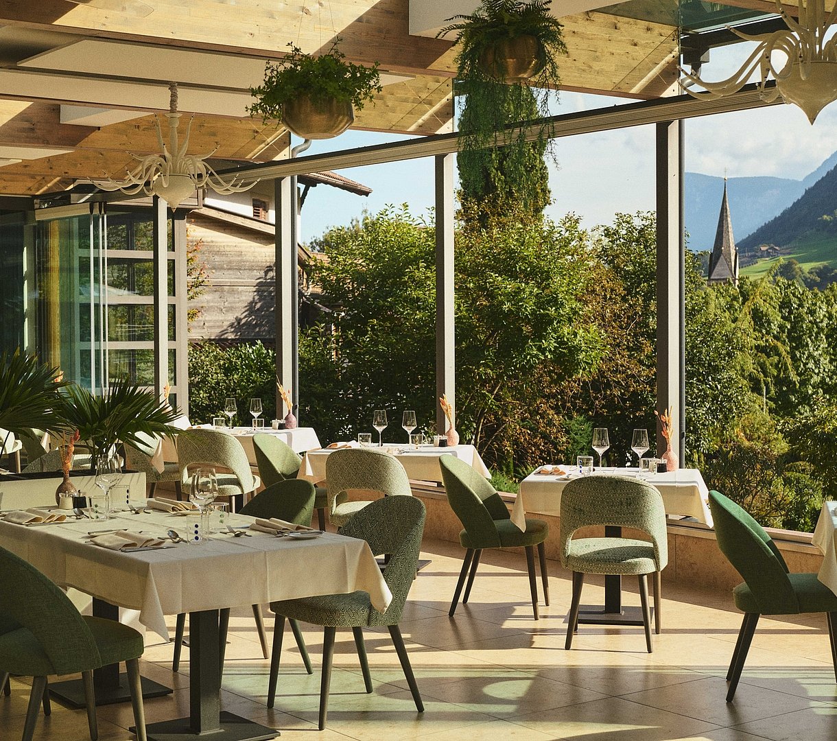 Alpiana Resort, at the table