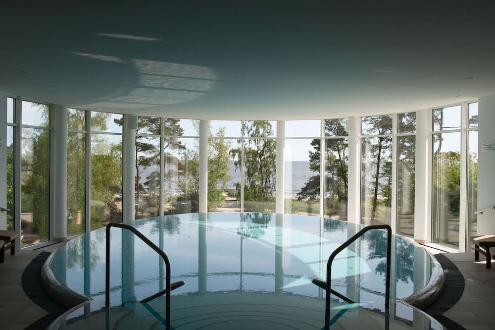 Strandhotel Ostseeblick, the pool