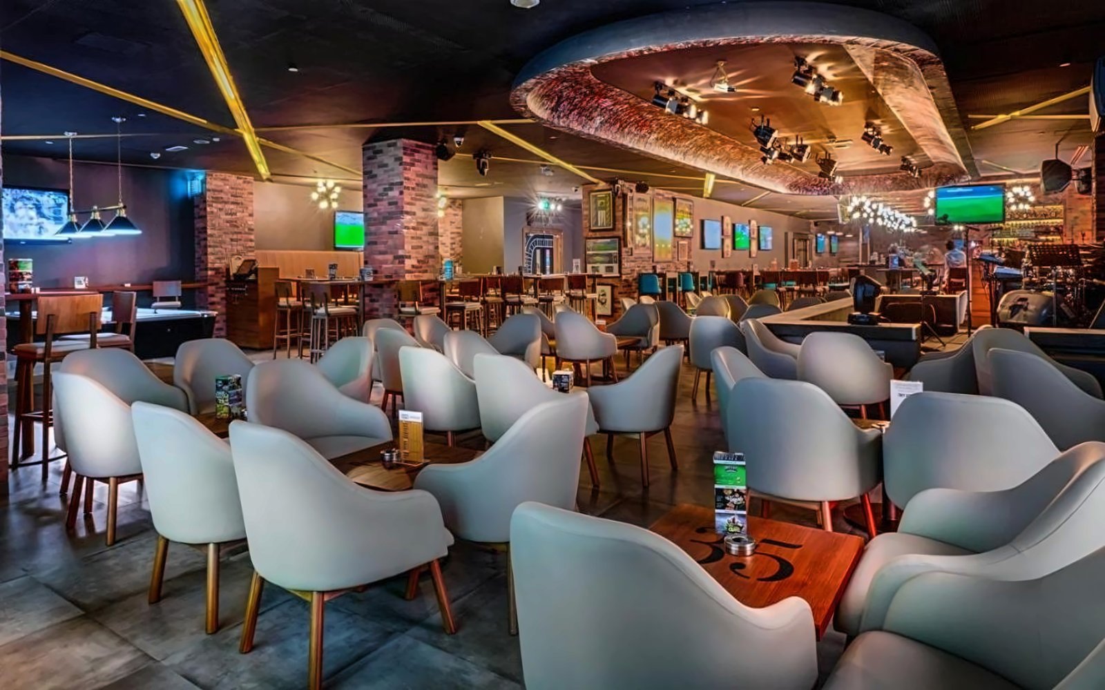 Citymax Hotel Bur Dubai, the huddle sports bar & grill