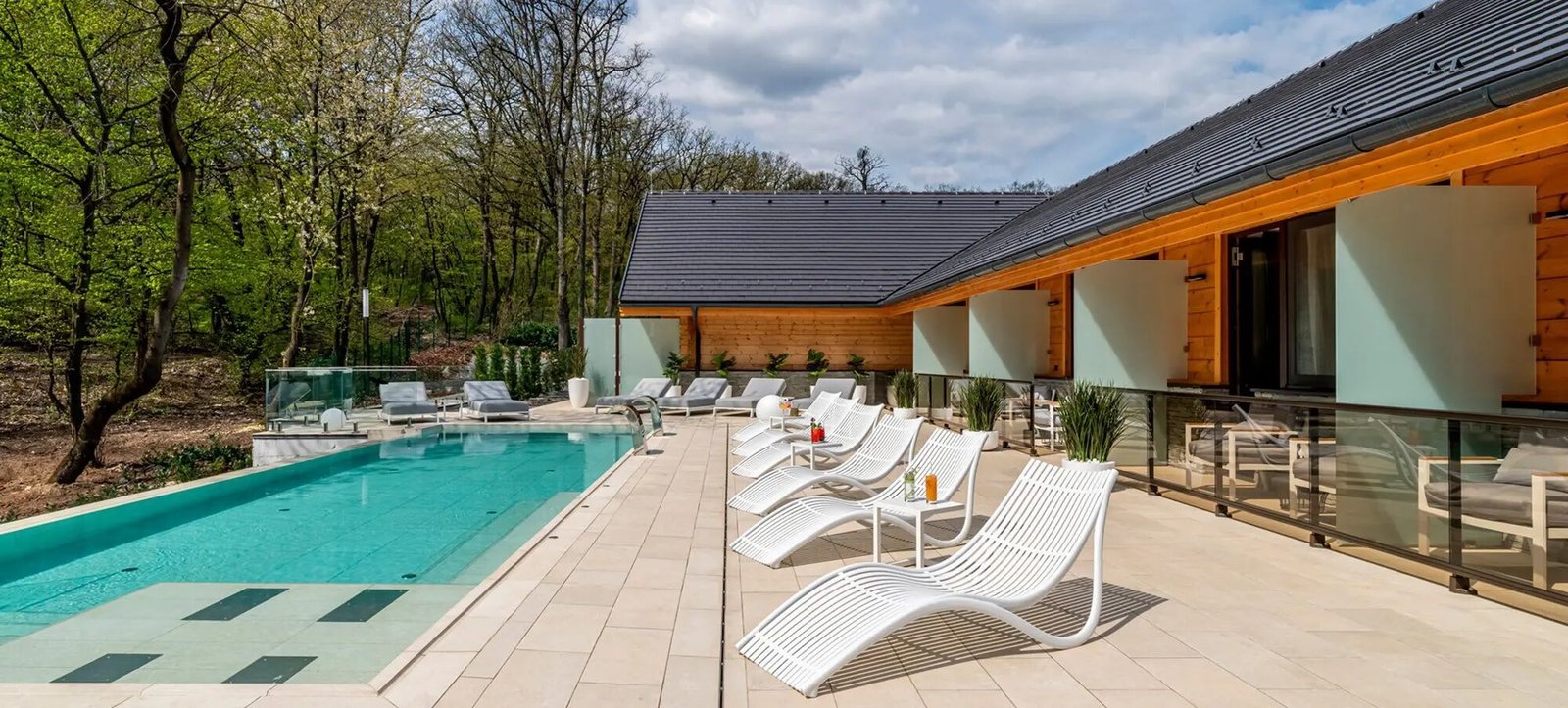 Avalon Resort & Spa, the pool