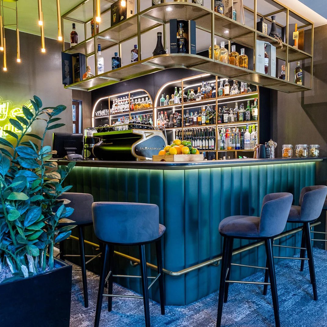 Avalon Resort & Spa, lobby bar