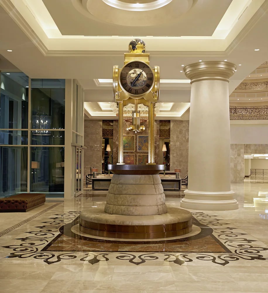 Waldorf Astoria Dubai Palm Jumeirah — vibe