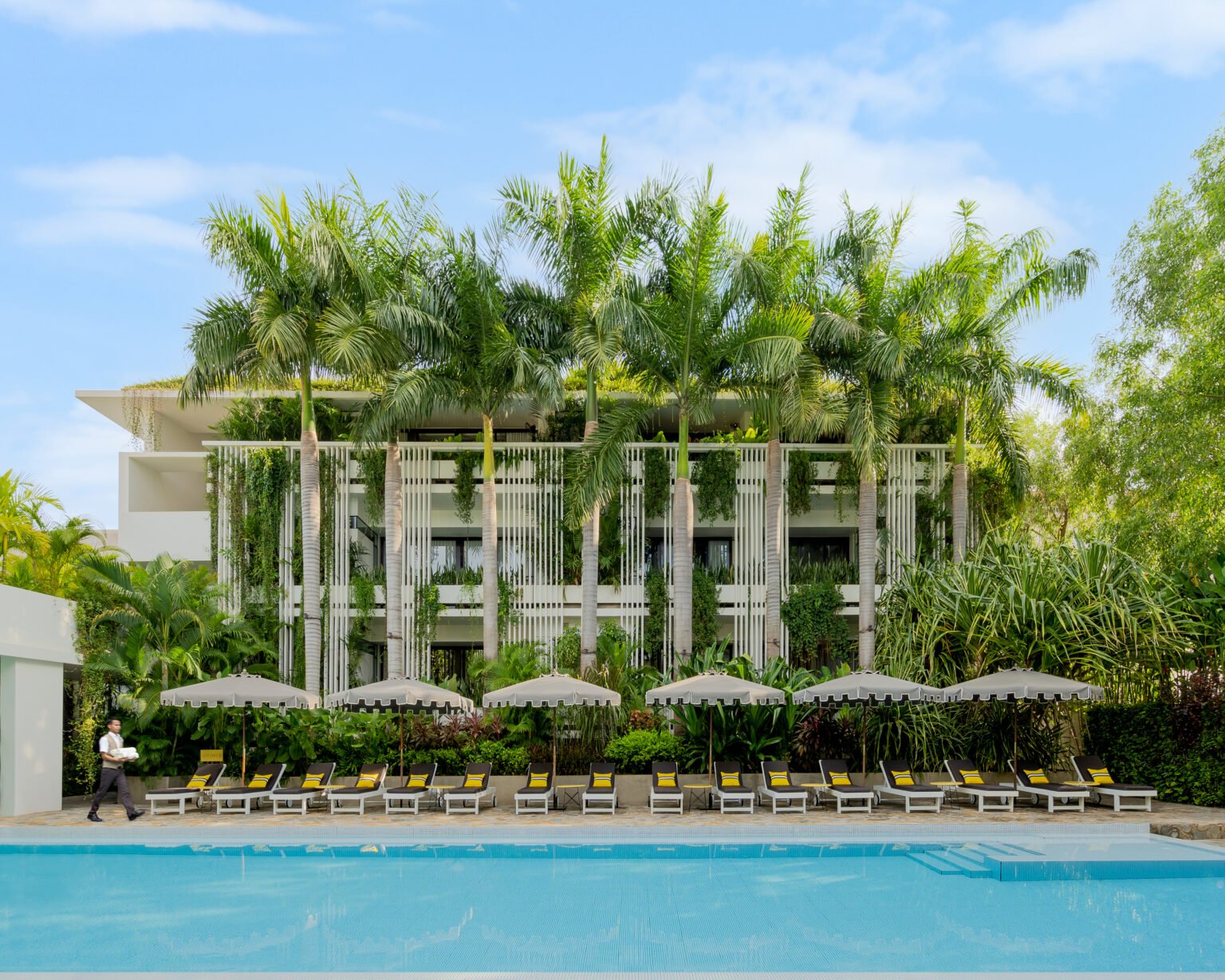 Viroth's Hotel, the pool