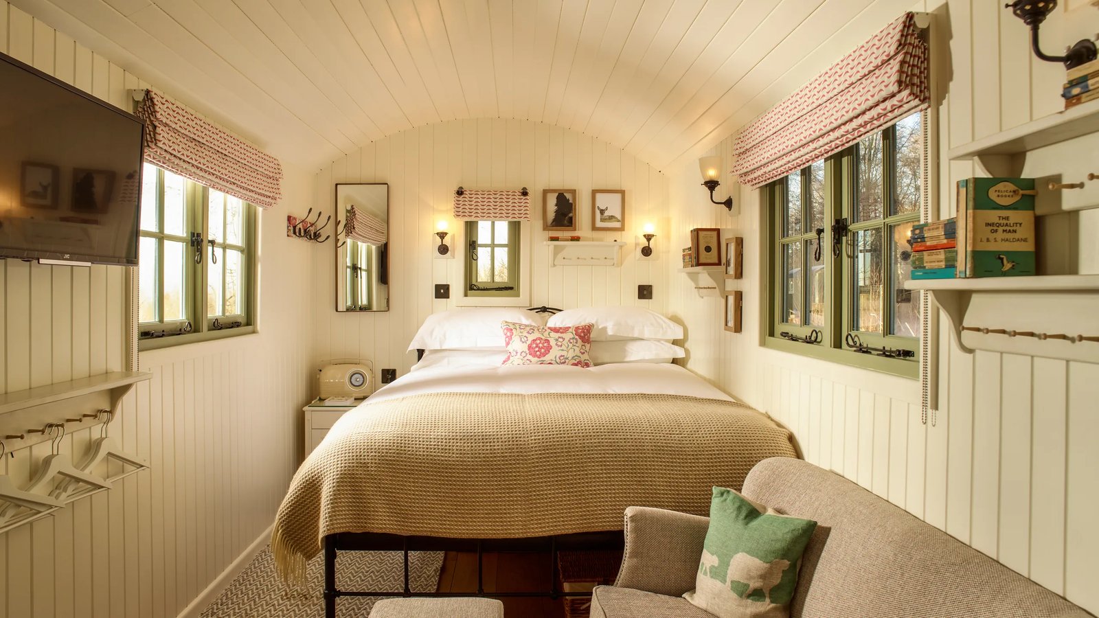 The Fish Hotel, rooms