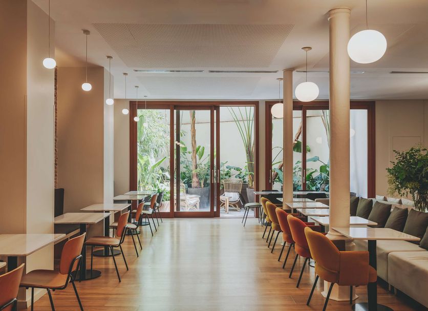 Hotel Regina Barcelona, at the table