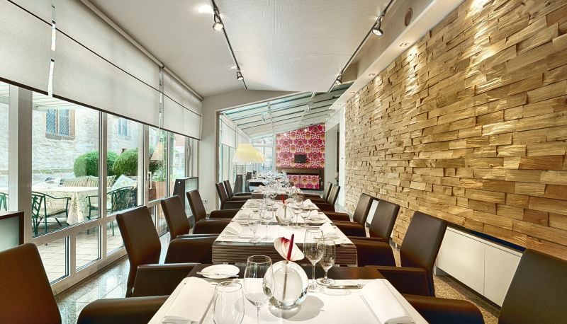 Hotel Reuter, at the table