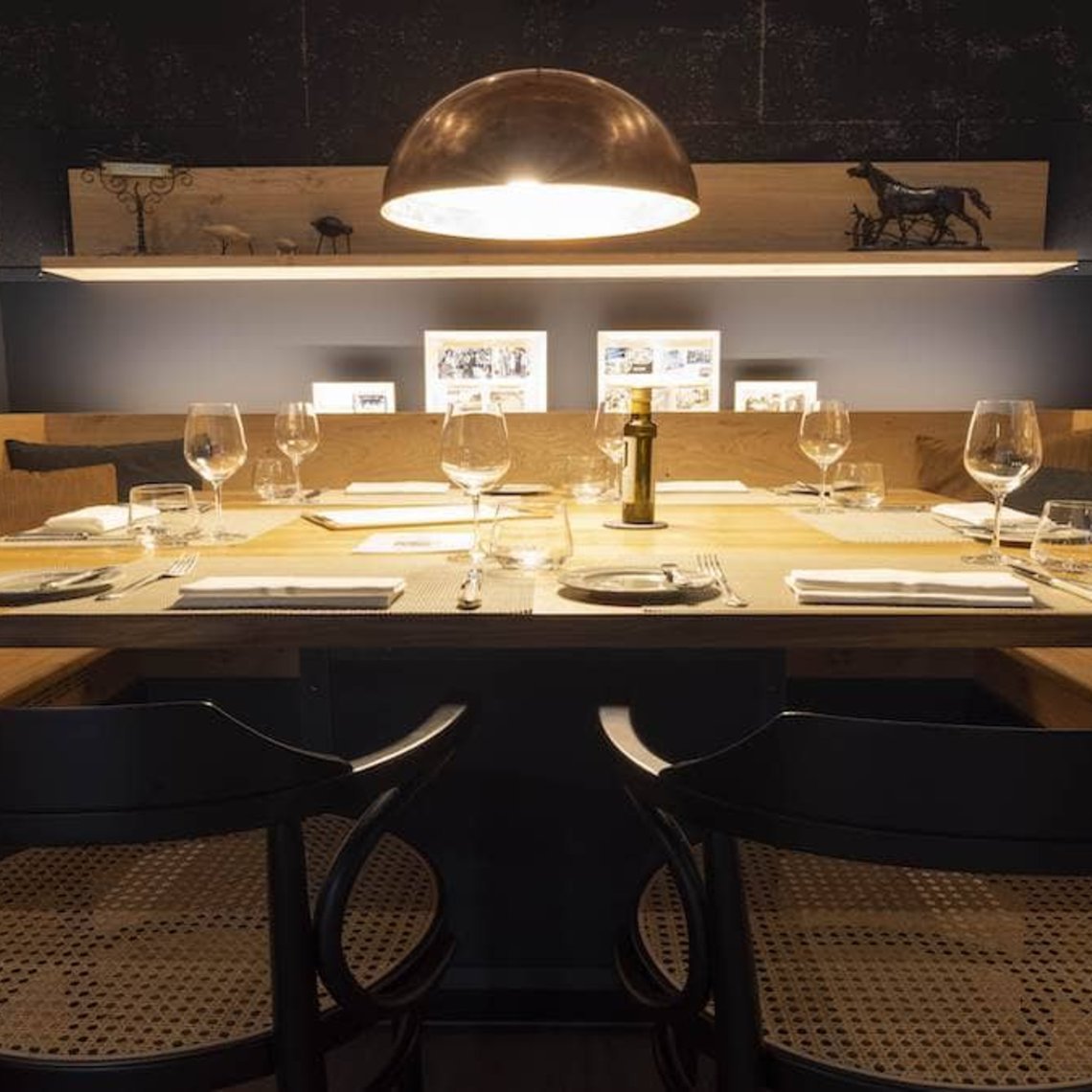 Hotel Reuter, at the table