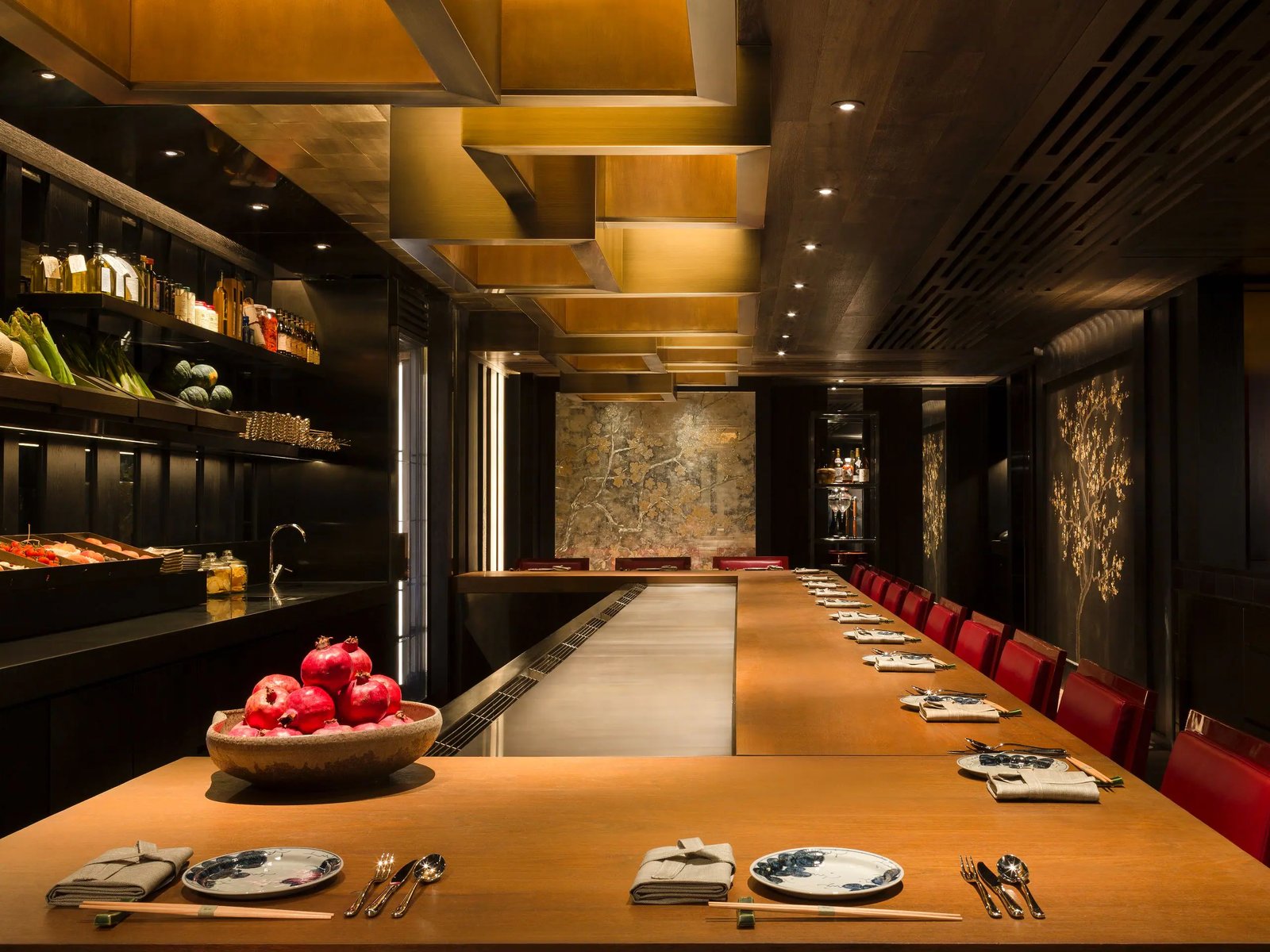 Grand Hyatt Hong Kong, at the table