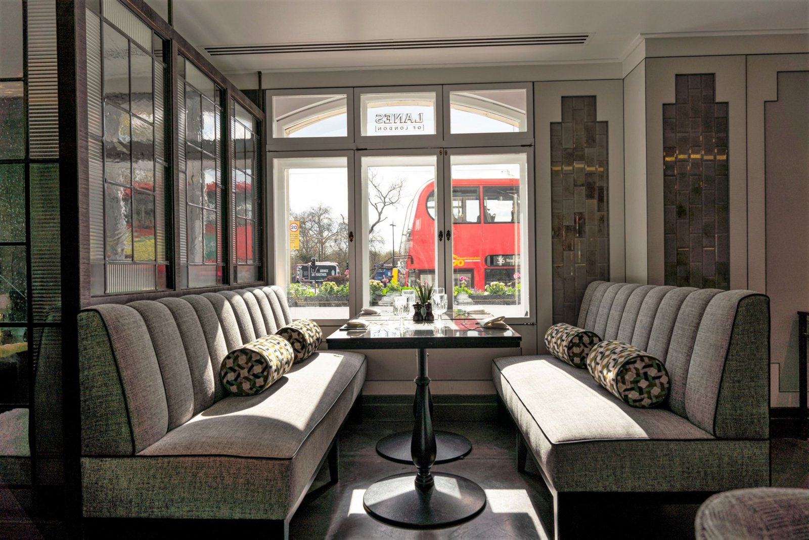 London Marriott Hotel Park Lane, lanes of london